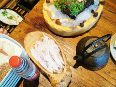 -老牌坊云南鱼豆花火锅(爱建店)