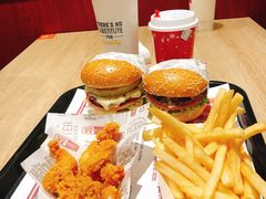 -The Habit Burger Grill 哈比特汉堡(爱琴海店)