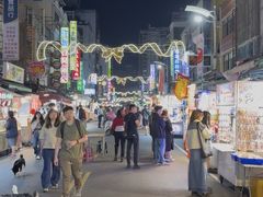 -六合夜市