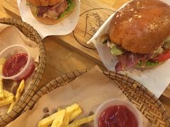 -BURGER BRO'S