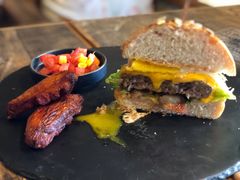 经典芝士汉堡-HIGH FIVE哈福手工汉堡(桂林路店)