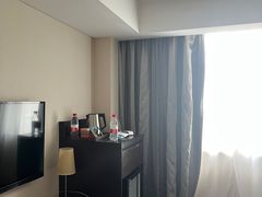 -桔子酒店(上海西藏北路地铁站店)