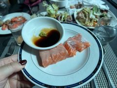 -亚洲国际大酒店·云顶阁旋转自助餐厅