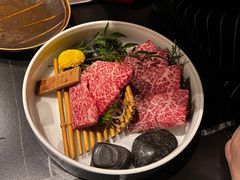 -山川小町·极番烧肉(新地假日广场店)
