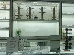 -翰佐蔡司小乐圆·依视路星趣控·暴龙眼镜折扣店
