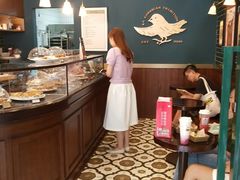 面包甜点陈列柜-Pie Bird(新闸路店)