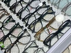 -三叶眼镜城批发市场(上海火车站店)