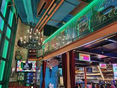 -Famous肥猫墨西哥音乐餐吧(五棵松华熙LIVE店)