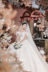 -Lady  Jane高端婚纱礼服馆