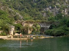 -高荡千年布依古寨旅游景区