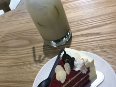 -藏猫猫咖啡主题馆(中央大道店)