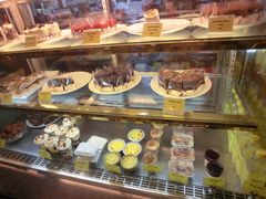 -莓园冰淇淋店