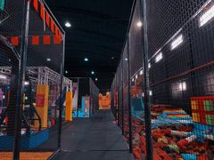 -嘿哟动霸CHUA·新潮玩运动娱乐中心·蹦床滑冰团建乐园