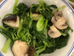 青菜双菇-君东记本帮面馆(天钥桥路店)
