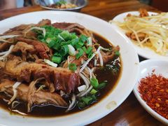 蒸肥肠-中和裴氏蹄花(府河路店)