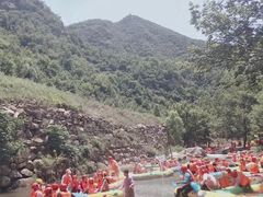 -尧山大峡谷漂流
