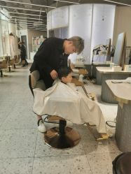 -PE SALON 
