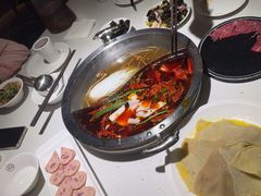 -茅草房·河畔园林火锅