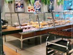 面包甜点陈列柜-巴黎贝甜(五月花广场店)