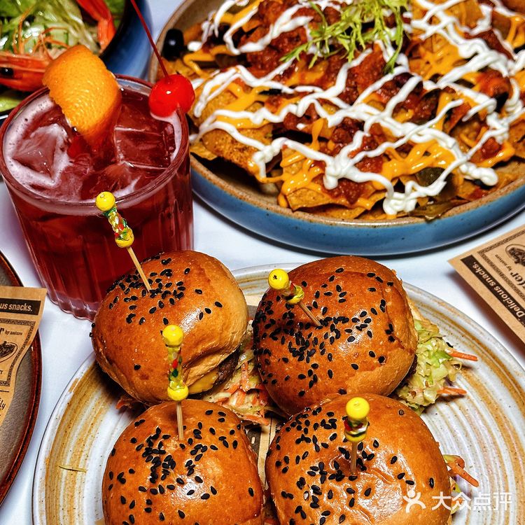 坐在星空泡泡屋里看遍国贸繁华，浪漫在蔓延～