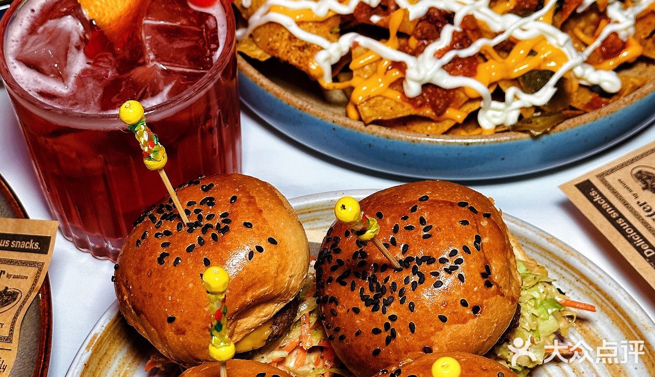 坐在星空泡泡屋里看遍国贸繁华，浪漫在蔓延～