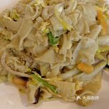 点了招牌焖蛋燕，白切羊，还有杂烩锅、海鲜锅和杂鱼锅