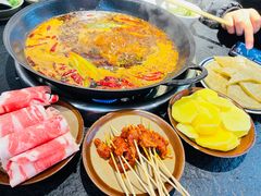 -四小区火锅·巷子里的重庆火锅(花照壁店)