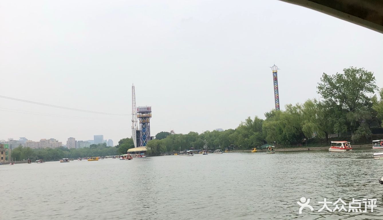 这是北京在豪迈之下的，另一面