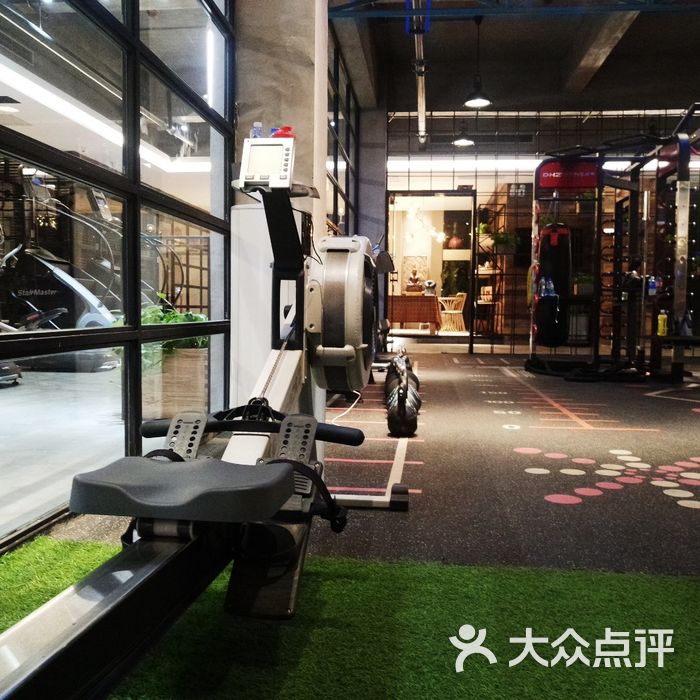 艾克仕国际健身连锁