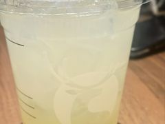 -瑞幸咖啡(大连罗斯福广场一层店)