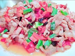 小米椒炒肉-鱼你相聚·河鲜馆(袁家岭店)