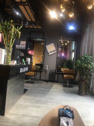 -MOVAN  HAIR莫凡匠人发型屋