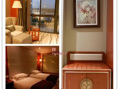 双人房，阳台&置物柜-鸿华度假酒店