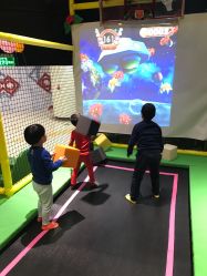 -蹦蹦跳跳(新奥购物中心店)