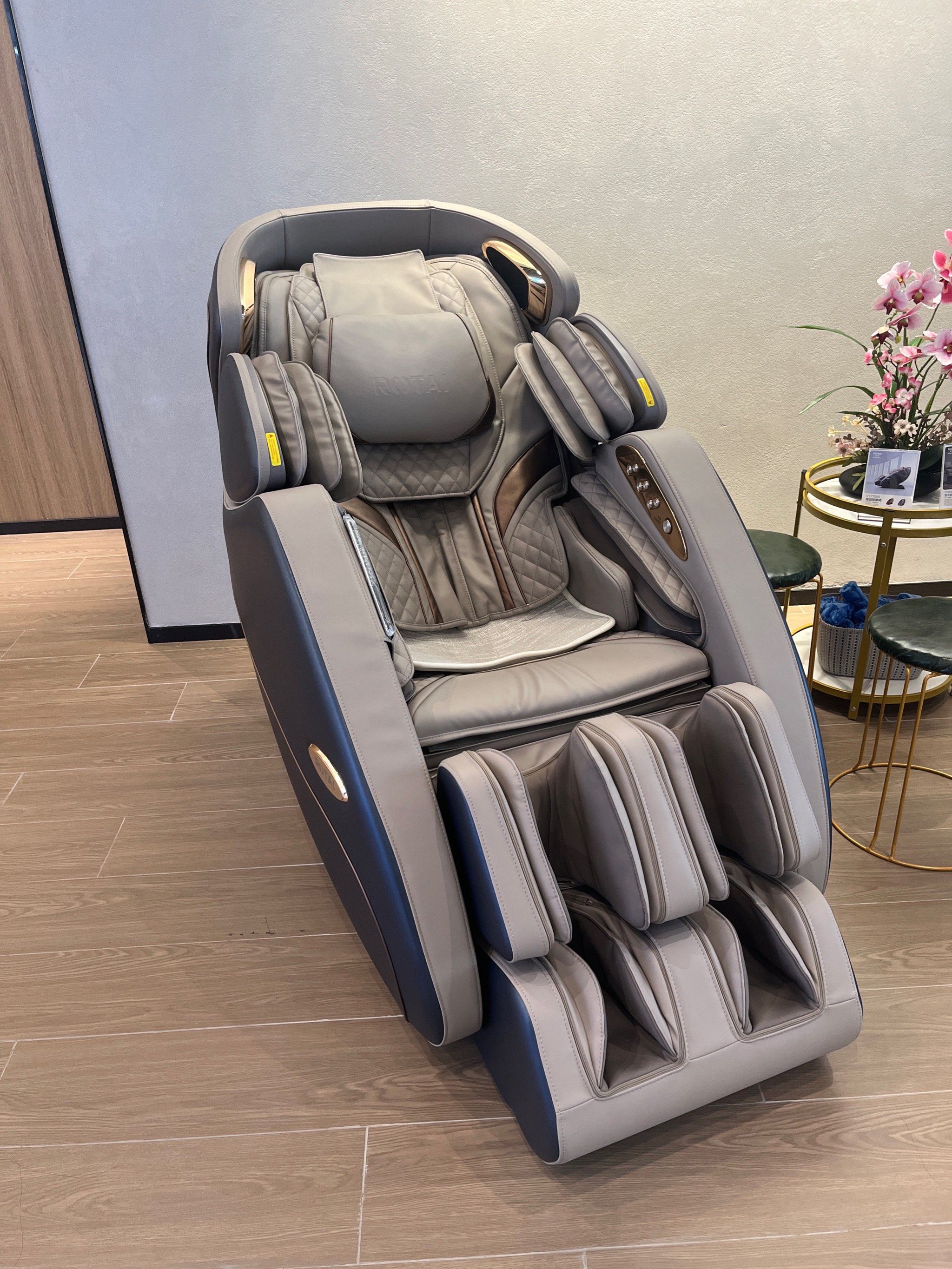 骏壹万邦这家荣泰按摩椅好舒服呀