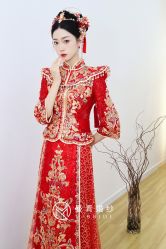 -曼青婚纱礼服馆