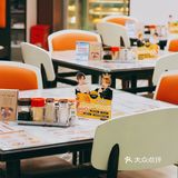 菜品还是蛮多的，点了娃最爱吃的菠萝包