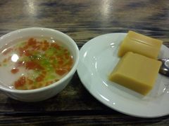 豌豆黄和杏仁豆腐-聚德华天护国寺小吃(甜水园店)
