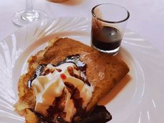 法式班戟配巧克力汁-火车头法国西餐厅