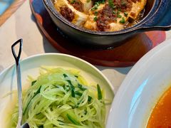 石锅海鲜酿豆腐-坛宗剁椒鱼头(河西王府井店)