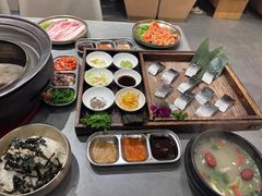 -围炉肉舍•炭烤活鳗•丹东海鲜烤肉(步行街店)