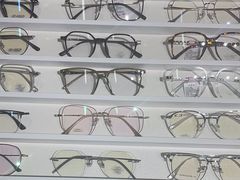 -英伦眼镜蔡司依视路折扣店(通州万达店)