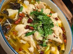 激情椒麻鱼-清真·玛丽亚新疆菜主题餐厅(浙江中路店)