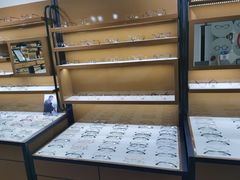 -罗伯特眼镜·蔡司官方授权(罗湖国贸店)