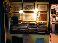 -邊城書店