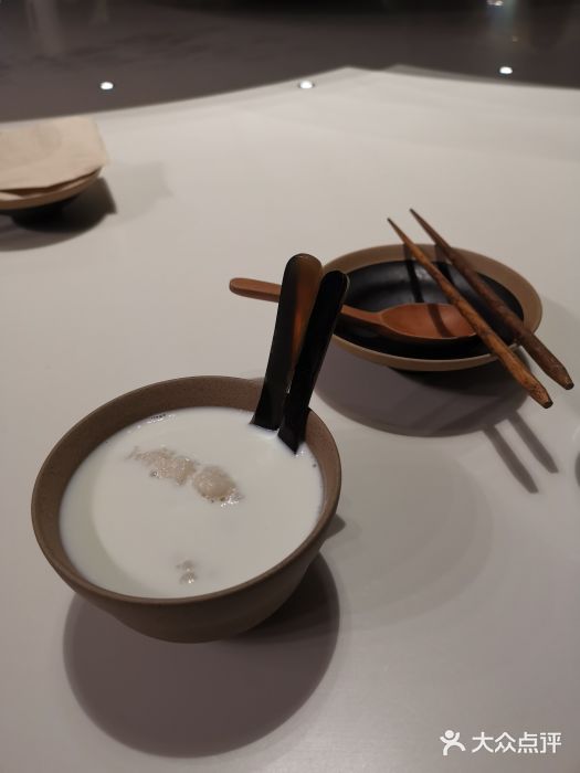 胡麻(静安嘉里店)奶白酒图片