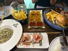 -Famous肥猫墨西哥音乐餐吧(五棵松华熙LIVE店)