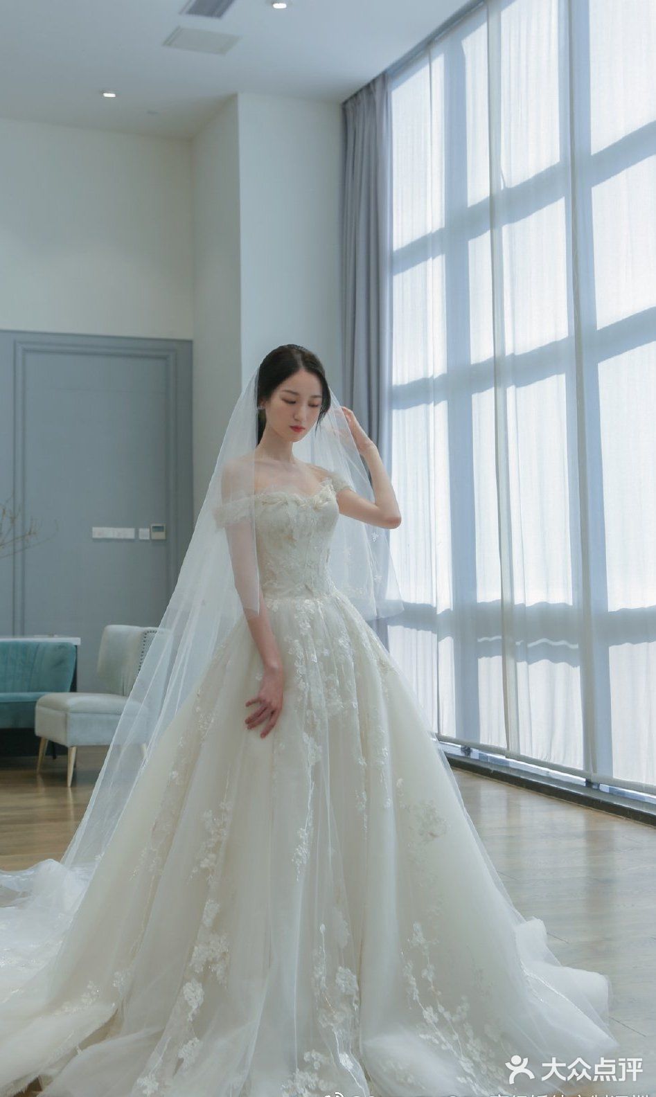 彩色系婚纱|跳脱传统仪式感