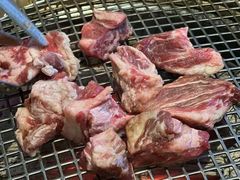 -铭牛烧肉·和牛海鲜自助(高新月牙湖店)