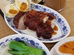 乳猪烧鹅双拼-棋哥烧鹅餐室(发昌大厦店)